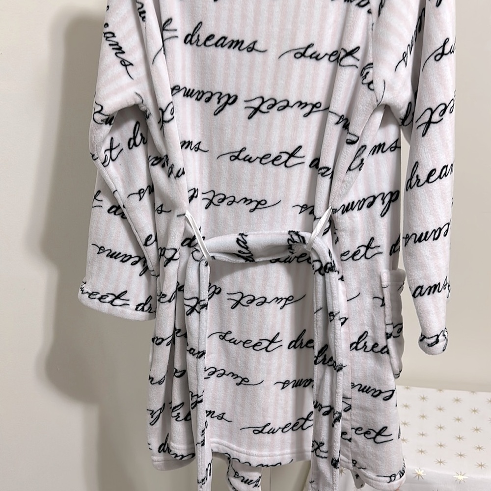 Victoria Secret M/L 2 pocket Multicolor Robe. Excellent Condition! - Picture 9 of 11